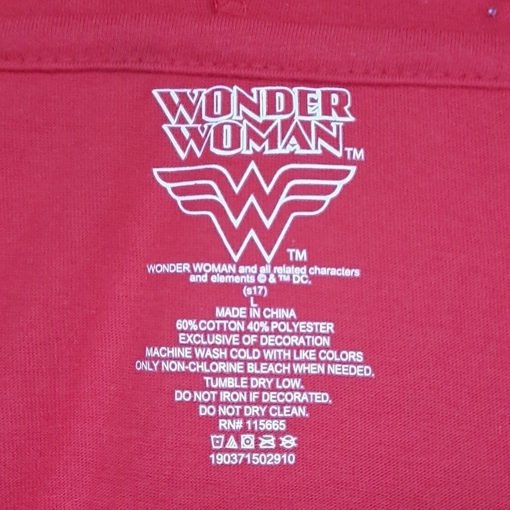 Wonder Woman Hooded Fitted Shirt - Picture 4 of 5
